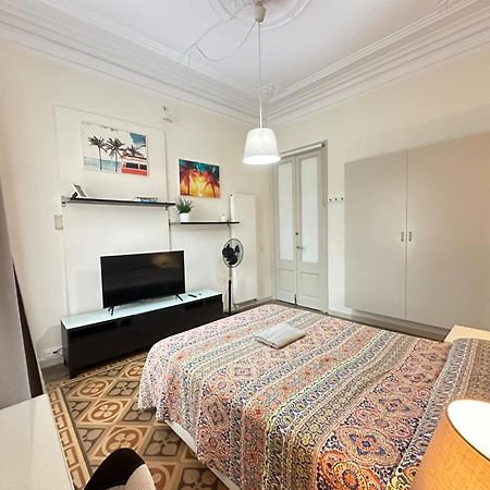 Rooms Rumila Барселона Экстерьер фото