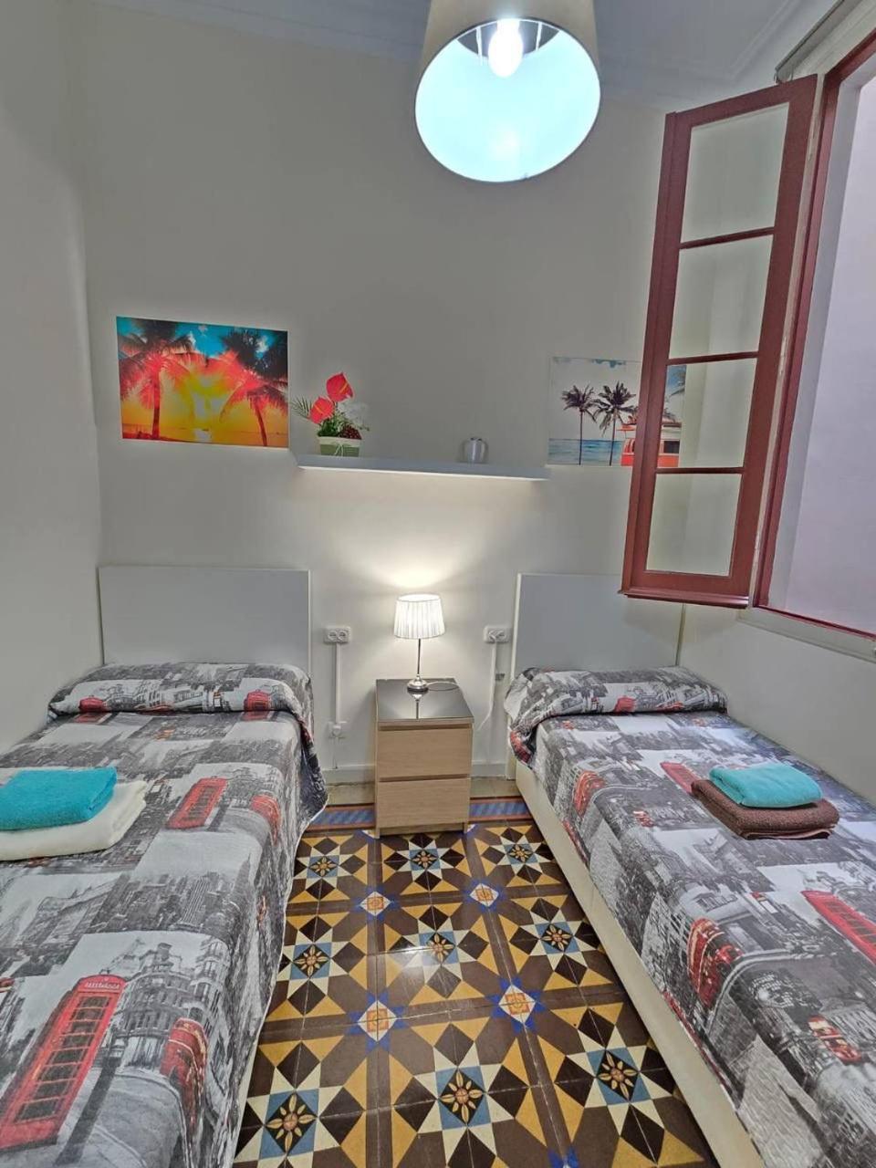 Rooms Rumila Барселона Экстерьер фото