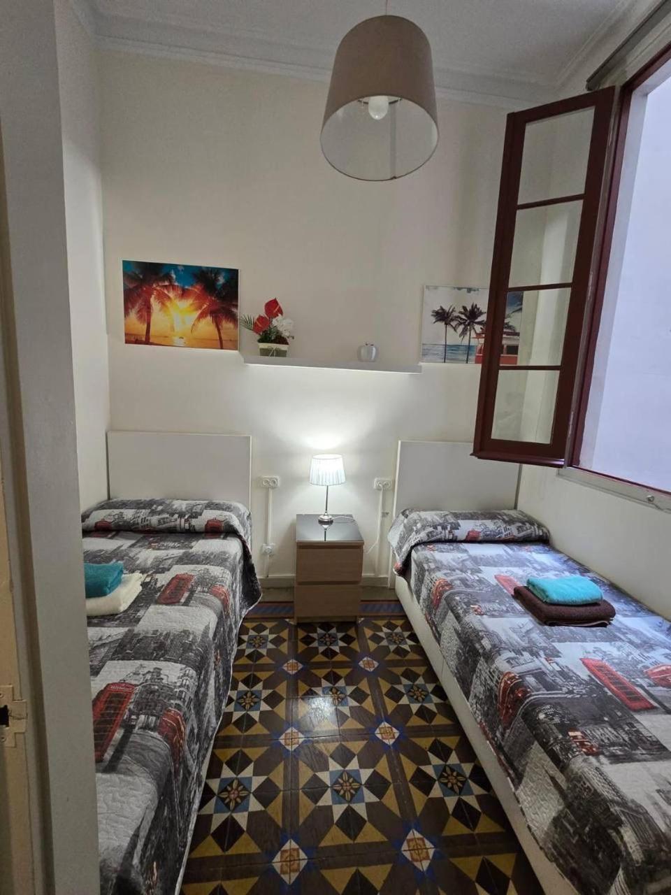 Rooms Rumila Барселона Экстерьер фото